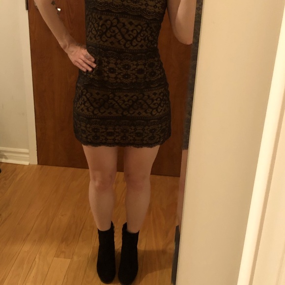 Vintage lace mini-dress - Picture 8 of 9